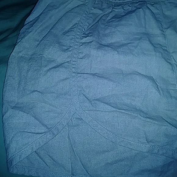 Shorts - Picture 3 of 4